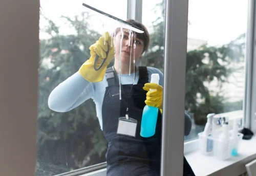 Nettoyage de vitres intérieures et extérieures à Lieuvillers